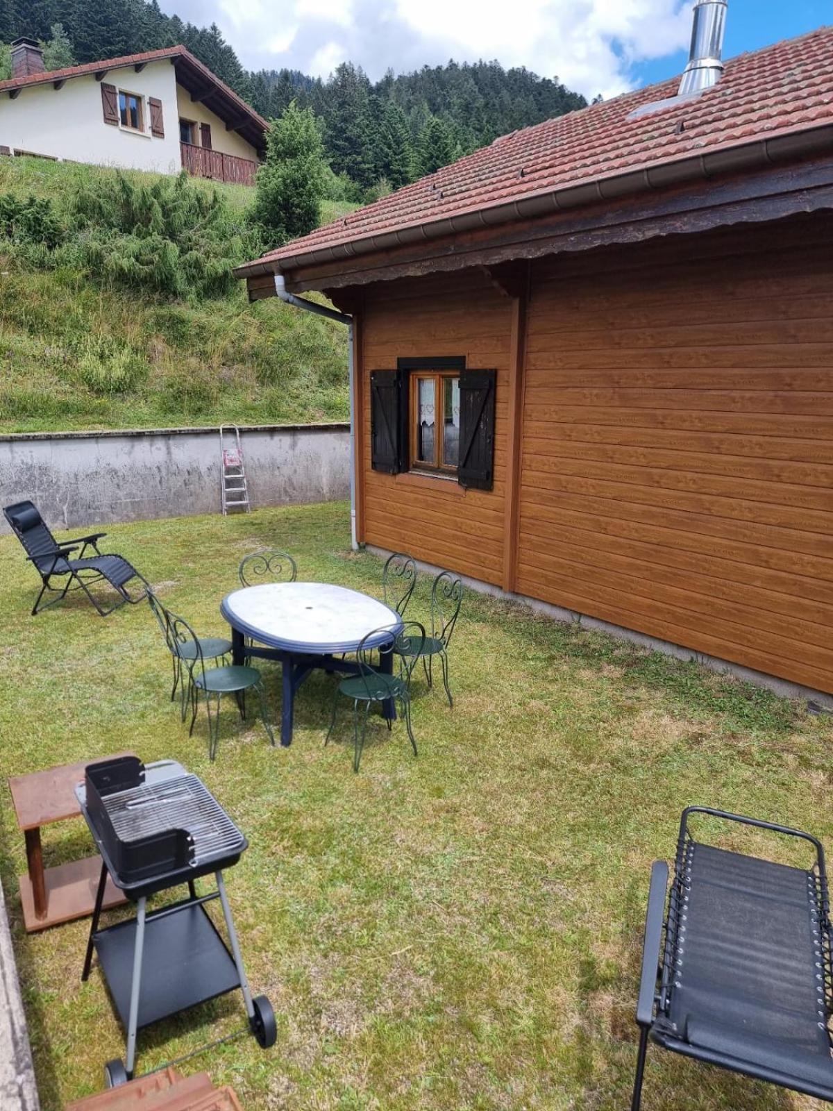 Le "Chalet De Minette" 2 Etoiles لابْريسْ المظهر الخارجي الصورة